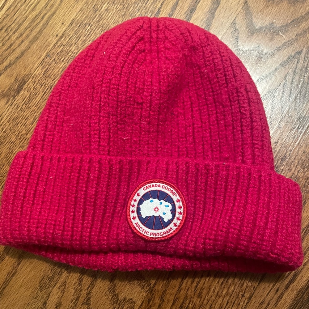Canada Goose Kids Bright Red Ribbed Cuffed Beanie